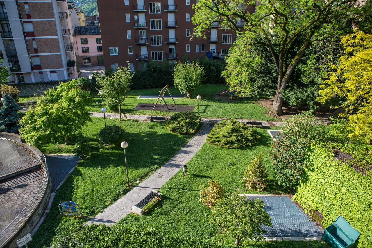 Piazzi House Aparthotel Сондрио Екстериор снимка
