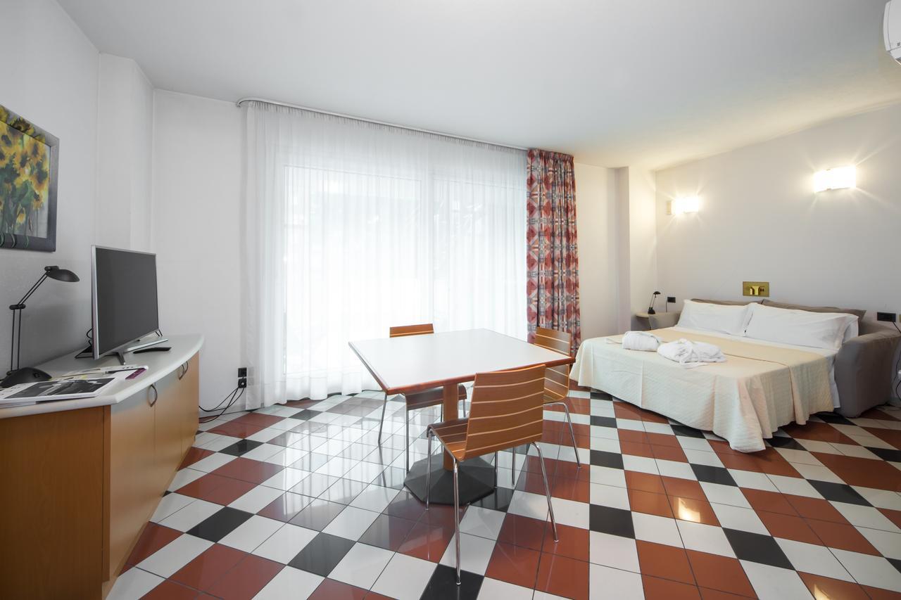 Piazzi House Aparthotel Сондрио Екстериор снимка