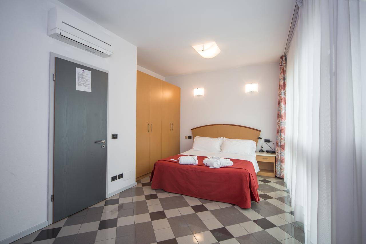 Piazzi House Aparthotel Сондрио Екстериор снимка