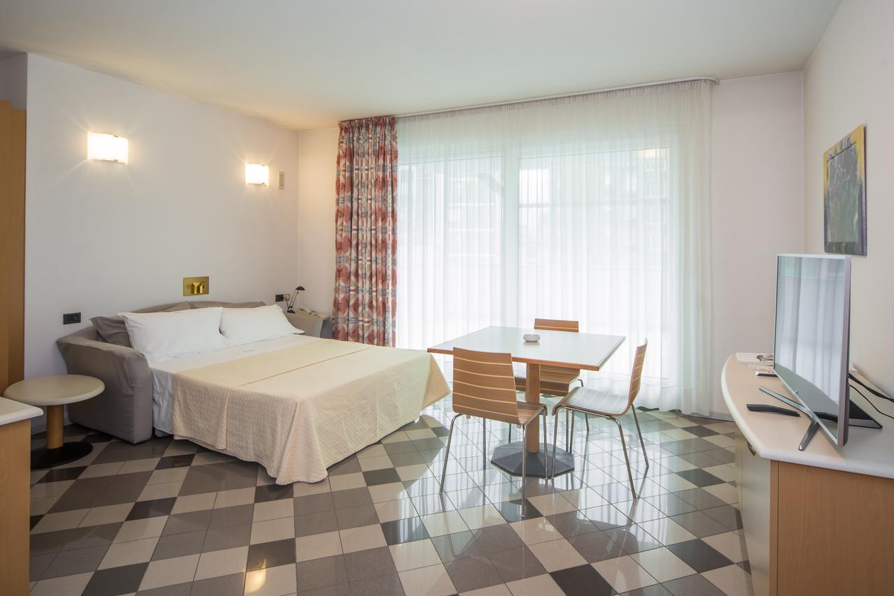 Piazzi House Aparthotel Сондрио Екстериор снимка