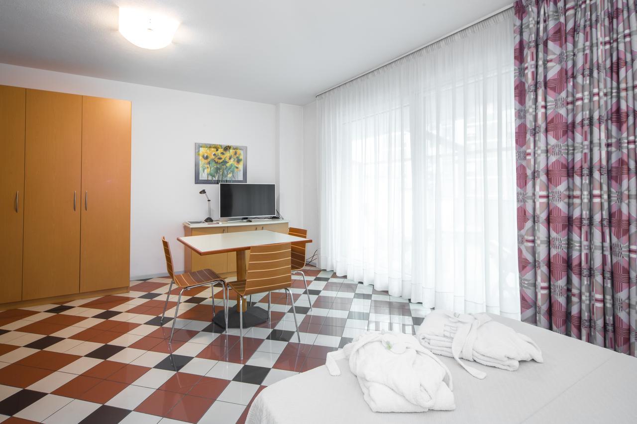 Piazzi House Aparthotel Сондрио Екстериор снимка