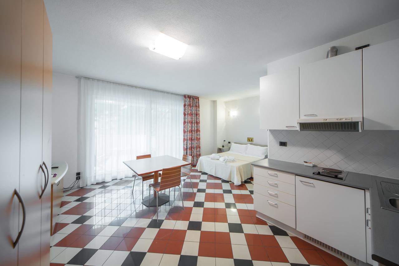 Piazzi House Aparthotel Сондрио Екстериор снимка