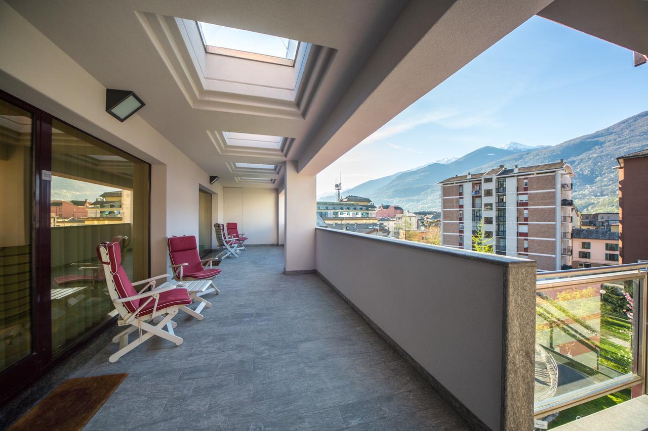 Piazzi House Aparthotel Сондрио Екстериор снимка