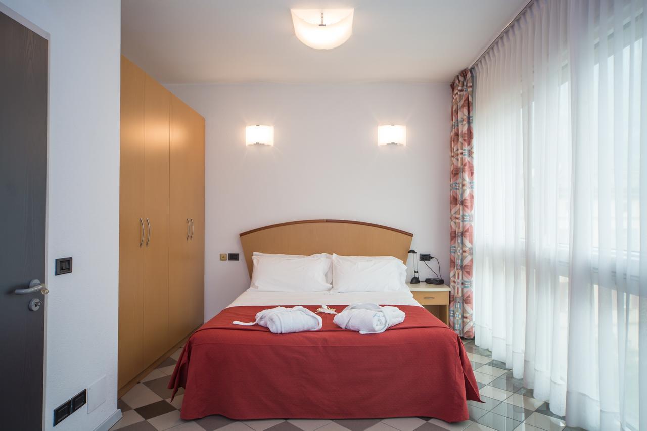 Piazzi House Aparthotel Сондрио Екстериор снимка